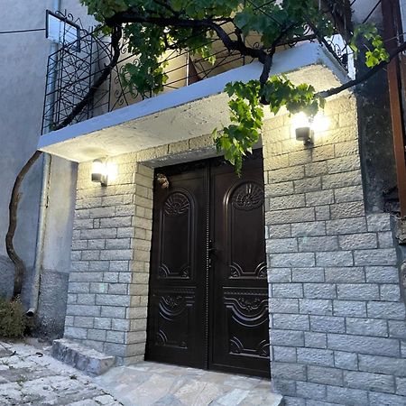 Luigi Guest House Gjirokaster Exterior photo