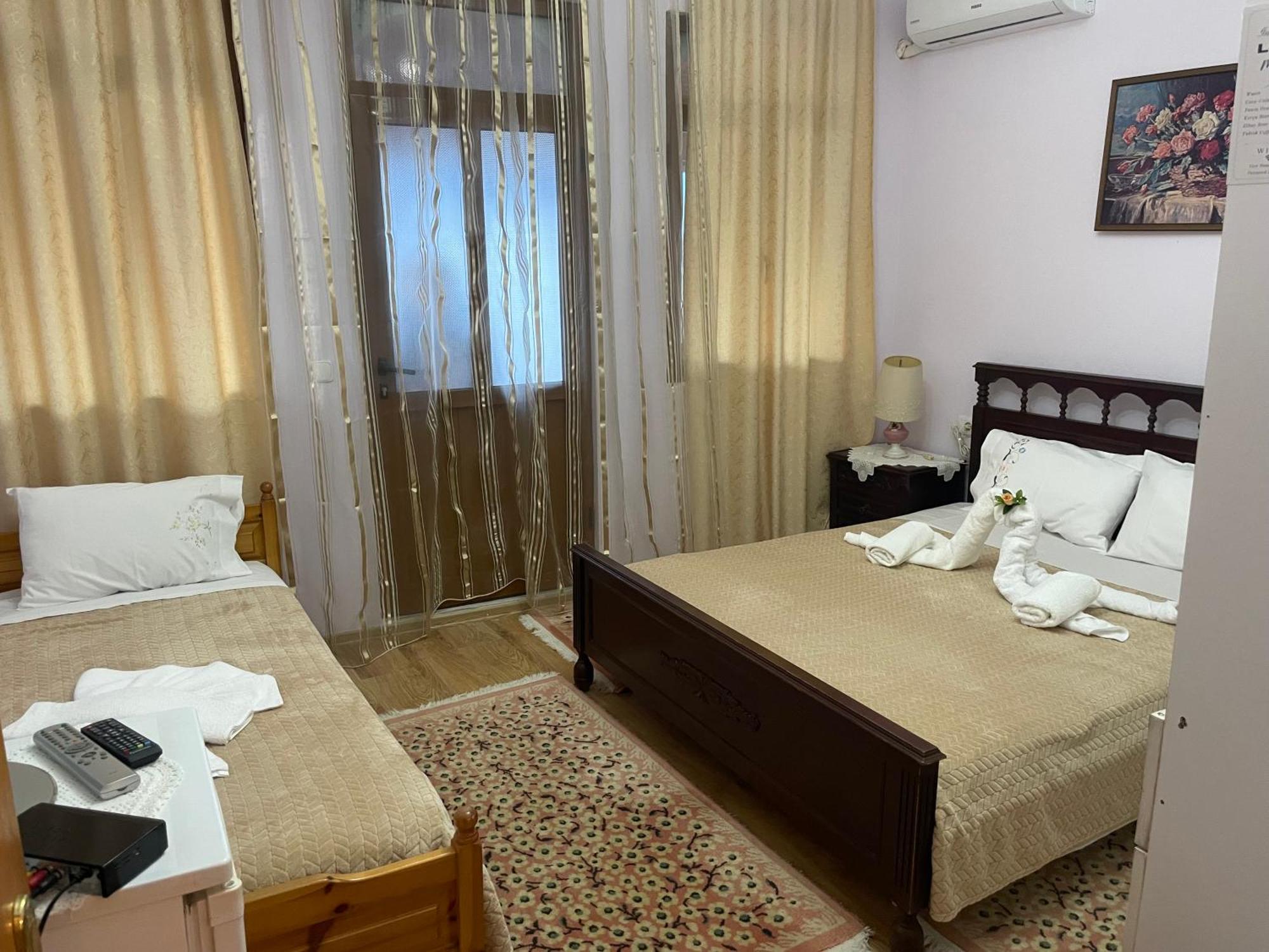 Luigi Guest House Gjirokaster Exterior photo