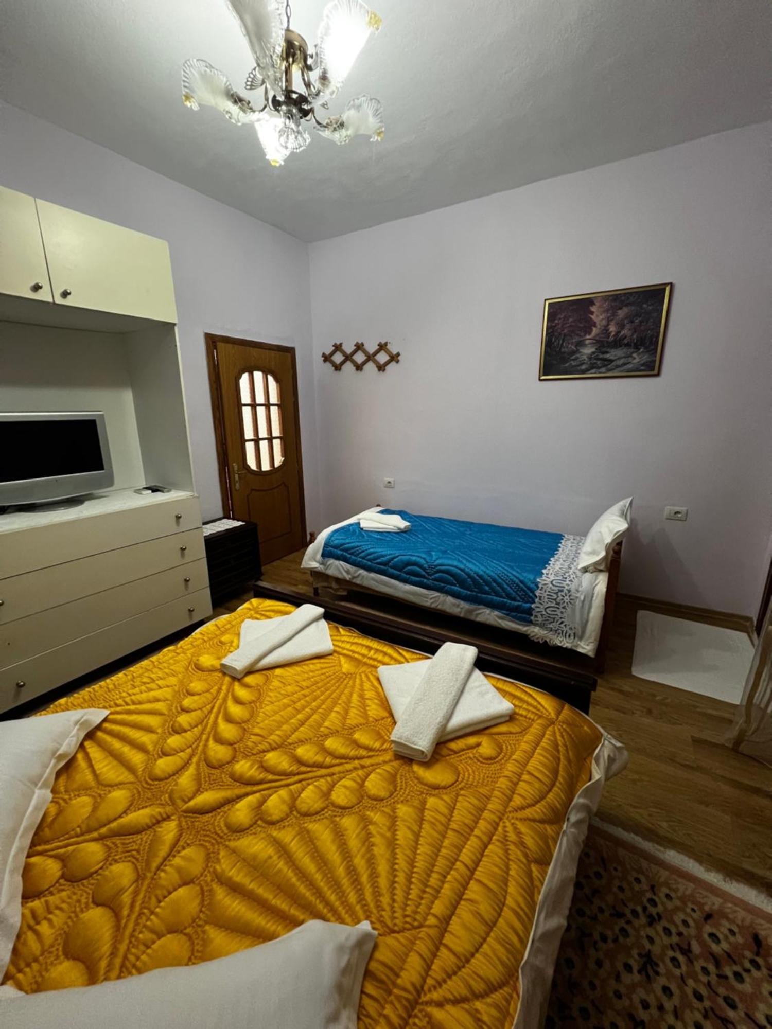 Luigi Guest House Gjirokaster Exterior photo
